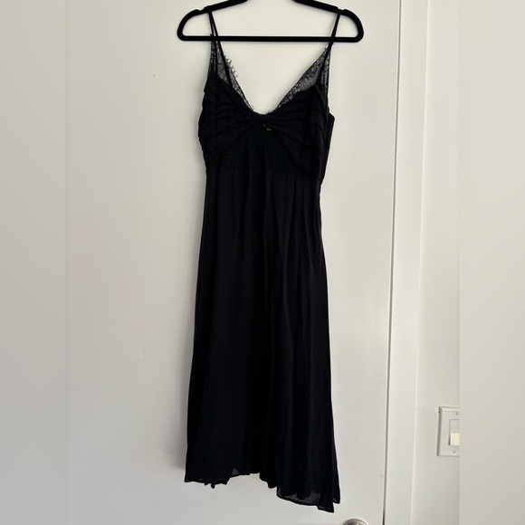 (Last call) Cami NYC Lace Silk Dress - Picture 3 of 10